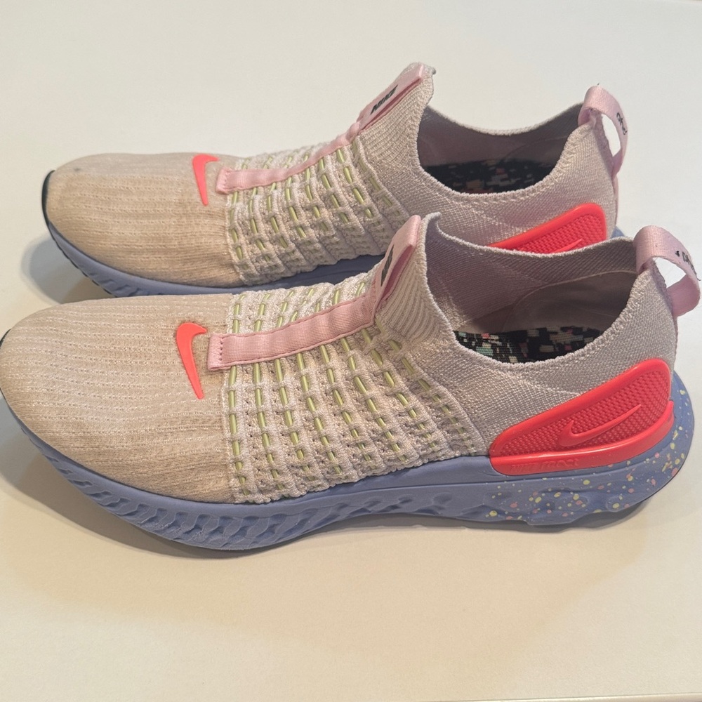 Nike React Phantom Flynit 2 running shoes Color: WHT/PNK PREVIOUSLY WORN SZ:8.5 - Picture 4 of 11